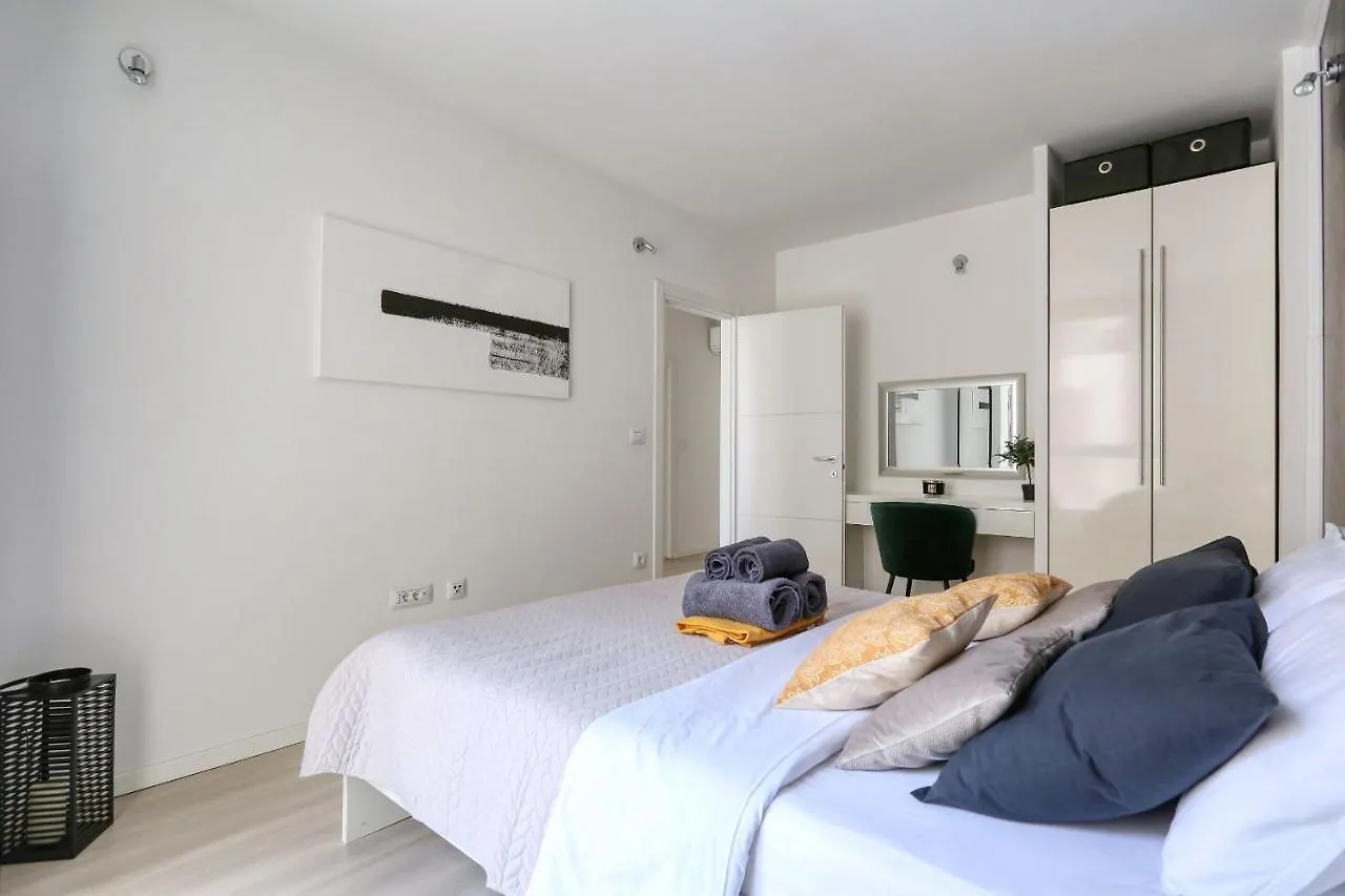 Cardo Apartments Zara