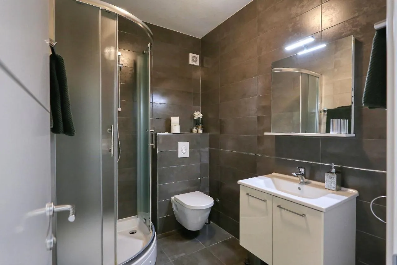 Cardo Apartments Zara