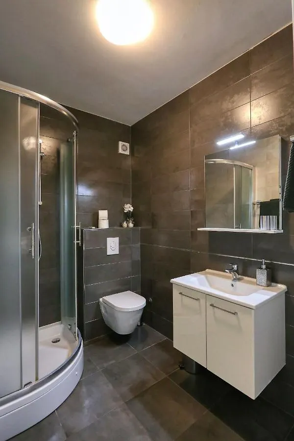 Cardo Apartments Zara